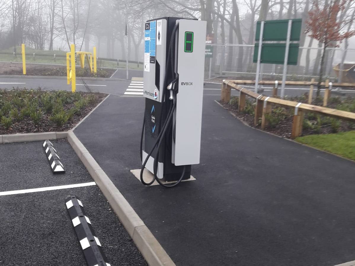 Our client approached us with a requirement for a full turnkey service for a 50kw rapid charger installation but Installation works were being held up within a wayleave dispute between the local DNO and the Supermarket landowner.